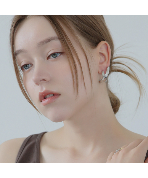DIEUAMOUR（ディユーアモール）の「ビレタボールドイヤリング（ピアス（両耳用）・レディース・ホワイトゴールド/イエローゴールド・FREE）」の3枚目の写真