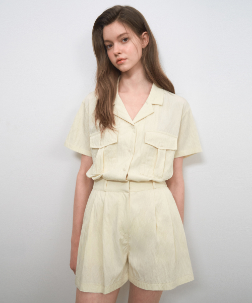 WEDNESDAYOASISFORWOMEN(ウェンズデー オアシス フォー ウーマン)の「アトリエツーピンタックショートパンツ_LIGHT BEIGE(W25-PT20)(その他パンツ・レディース・オートミール・FREE)」の2枚目の写真
