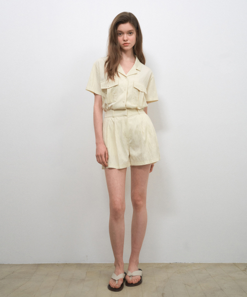 WEDNESDAYOASISFORWOMEN(ウェンズデー オアシス フォー ウーマン)の「アトリエツーピンタックショートパンツ_LIGHT BEIGE(W25-PT20)(その他パンツ・レディース・オートミール・FREE)」の3枚目の写真