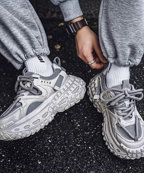 A'GEM9(エージェムナイン)の「A'GEM/9 × .kom 『select/セレクト』CHUNKY TRAIL SNEAKERS/チャンキートレイル厚底スニーカー(スニーカー・メンズ・グレー/ブラック・27/26)」の6枚目の写真