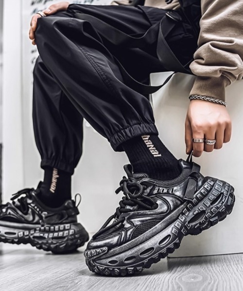 A'GEM9(エージェムナイン)の「A'GEM/9 × .kom 『select/セレクト』CHUNKY TRAIL SNEAKERS/チャンキートレイル厚底スニーカー(スニーカー・メンズ・グレー/ブラック・27/26)」の3枚目の写真
