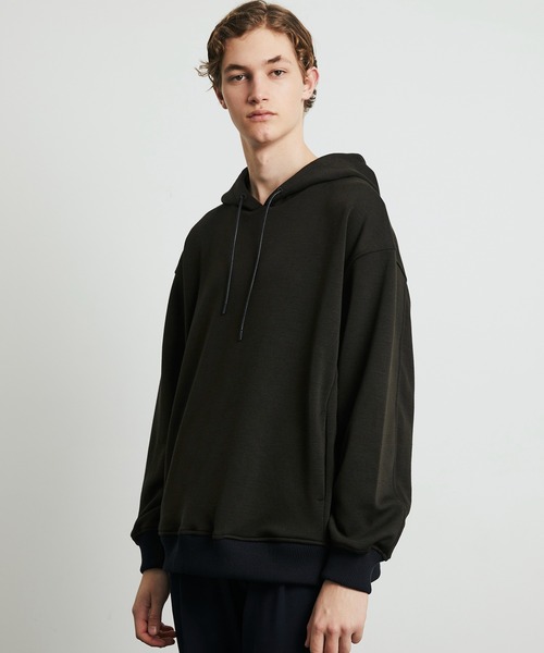 UNITED TOKYO(ユナイテッドトウキョウ)の「Naia Wool Double Knit Hoodie(パーカー・メンズ・ブラック/モカ/オリーブ・1/2)」の3枚目の写真