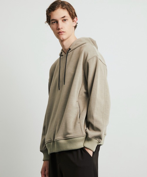 UNITED TOKYO(ユナイテッドトウキョウ)の「Naia Wool Double Knit Hoodie(パーカー・メンズ・ブラック/モカ/オリーブ・1/2)」の2枚目の写真
