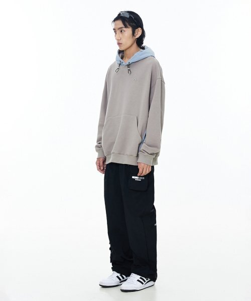 MICHIKO LONDON(ミチコ ロンドン)の「Side Logo Color Block Hood Mud Beige_Unisex(パーカー・レディース・その他・SMALL/LARGE)」の2枚目の写真