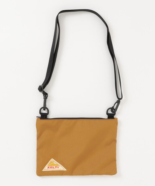KELTY(ケルティ)の「約109gの軽量設計【KELTY】ES FLAT POUCH S サコッシュ ショルダーバッグ 軽量(ショルダーバッグ・レディース・ホワイト系/マスタード/ネイビー/ベージュ/ブラック系/タン/セージグリーン/アニマル/スカイブルー/オリーブ/ブラウン系/ブラック/レオパード・ONE SIZE)」の5枚目の写真