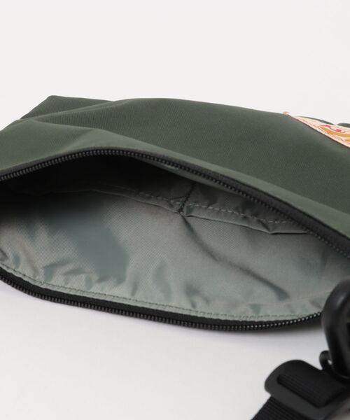 KELTY(ケルティ)の「約109gの軽量設計【KELTY】ES FLAT POUCH S サコッシュ ショルダーバッグ 軽量(ショルダーバッグ・レディース・ホワイト系/マスタード/ネイビー/ベージュ/ブラック系/タン/セージグリーン/アニマル/スカイブルー/オリーブ/ブラウン系/ブラック/レオパード・ONE SIZE)」の16枚目の写真