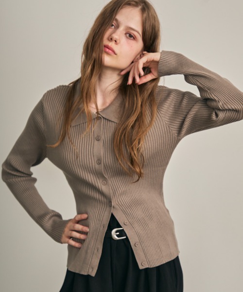 Clum(クルム)の「スリット風デザインリブニットトップス(カーディガン/ボレロ・レディース・チャコールグレー/モカ・FREE)」の22枚目の写真