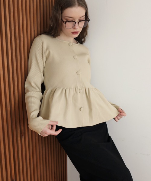 Mili affinity（ミリアフィニティー）の「ウエスト切替ペプラムフレアニットカーディガン（ニット/セーター・レディース・チャコールグレー/アイボリー/ブラック・FREE）」の18枚目の写真