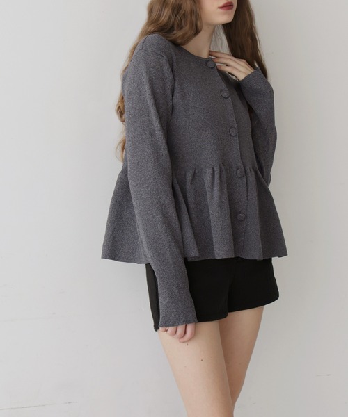 Mili affinity（ミリアフィニティー）の「ウエスト切替ペプラムフレアニットカーディガン（ニット/セーター・レディース・チャコールグレー/アイボリー/ブラック・FREE）」の7枚目の写真