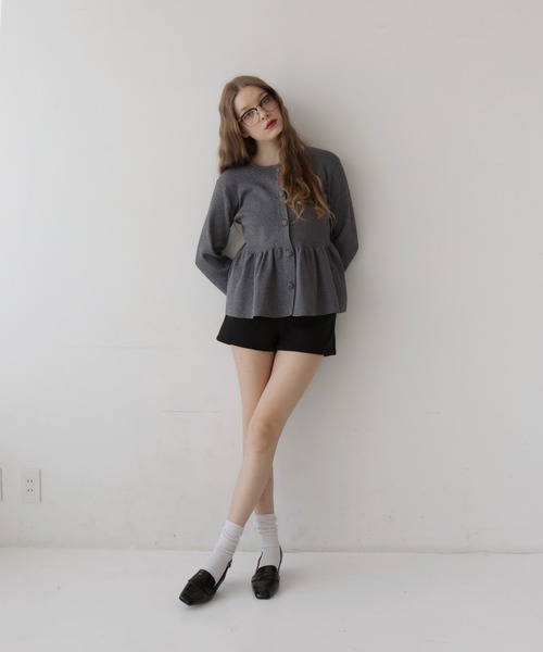 Mili affinity（ミリアフィニティー）の「ウエスト切替ペプラムフレアニットカーディガン（ニット/セーター・レディース・チャコールグレー/アイボリー/ブラック・FREE）」の14枚目の写真