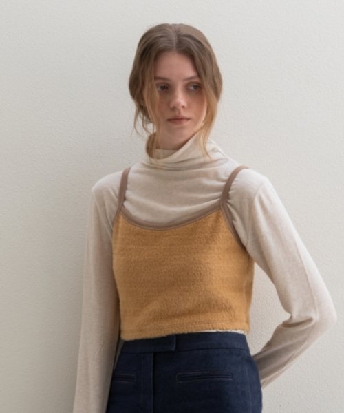 UNNOUT(アナウト)の「FUR BUSTIER PEACH BEIGE(Tシャツ/カットソー・レディース・その他・ONE SIZE)」の4枚目の写真