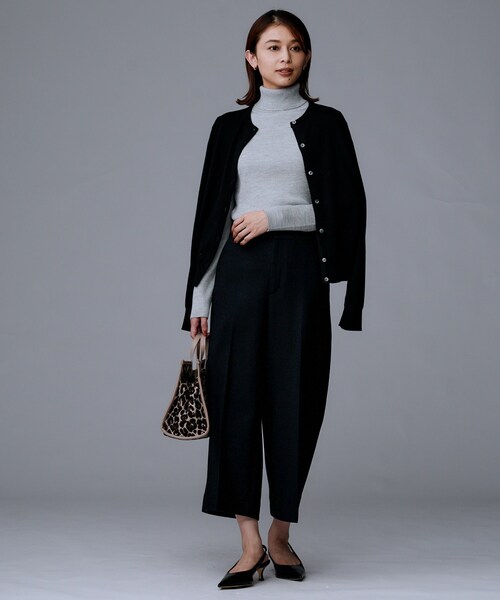 UNTITLED（アンタイトル）の「【後ろウエストゴム】ミルドスムースクロップドワイドパンツ（その他パンツ・レディース・ブラウン系その他/ブラック/ダークグレー/オフホワイト・03/02/01/00）」の16枚目の写真