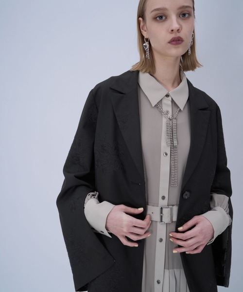 HARE（ハレ）の「Flowerシシュウジャケット(HARE)（テーラードジャケット・レディース・ピンク/ブラック/ライトブルー・FREE）」の2枚目の写真