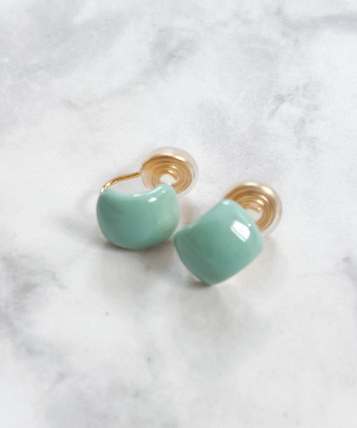 yu-ka(ユーカ)の「YU-KA:キャンディースクエアイヤリング Candee square earring(イヤリング・レディース・ブルー/グリーン・FREE)」の3枚目の写真