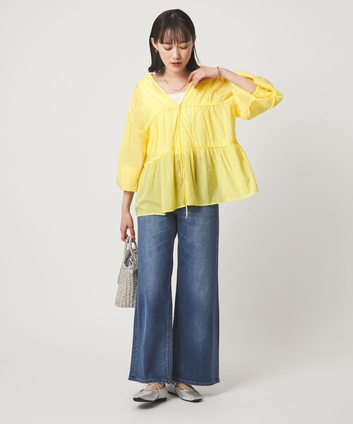 green label relaxing(グリーンレーベルリラクシング)の「全方位映えギャザーブラウス(シャツ/ブラウス・レディース・ブラック/ホワイト/ブラウン/イエロー・FREE)」の7枚目の写真