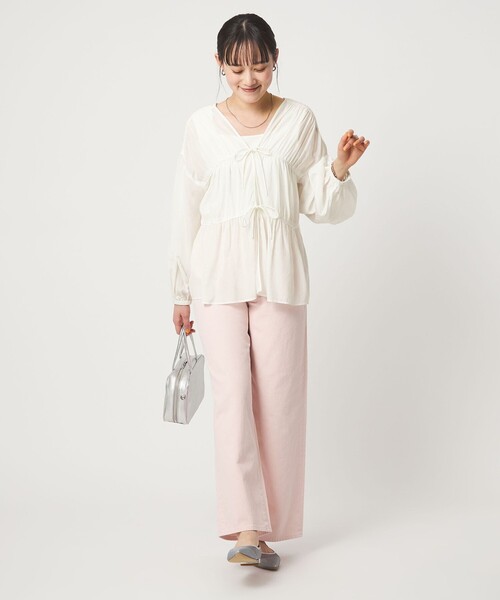 green label relaxing(グリーンレーベルリラクシング)の「全方位映えギャザーブラウス(シャツ/ブラウス・レディース・ブラック/ホワイト/ブラウン/イエロー・FREE)」の15枚目の写真