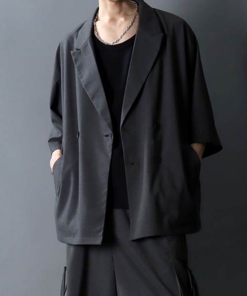 SITRY(シトリー)の「Half Sleeve Double-Breasted Tailored Jacket/オーバーサイズ ドレープ 半袖 ダブルテーラードジャケット セットアップ対応(テーラードジャケット・メンズ・ブラック/チャコール・M/L/LL)」の2枚目の写真