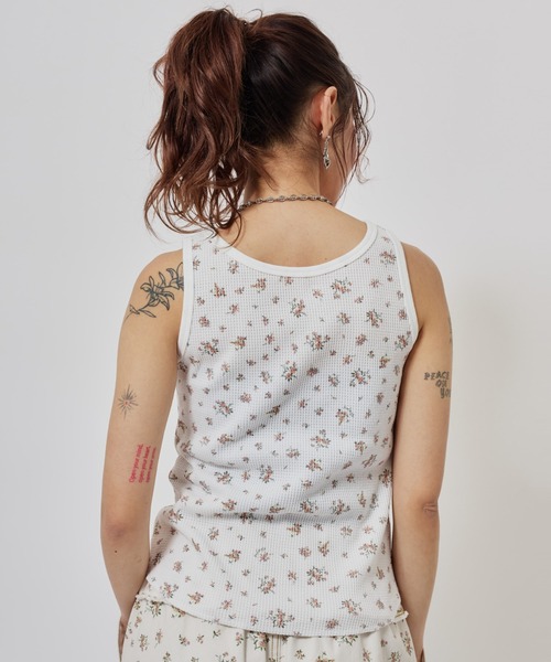 atmos pink(アトモスピンク)の「atmos pink Floral Print Tank Top / アトモス ピンク フローラル プリント タンク トップ(タンクトップ・レディース・ブラック/ホワイト・FREE)」の8枚目の写真