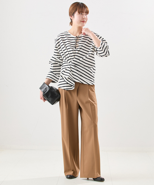 journal standard L'essage(ジャーナルスタンダードレサージュ)の「【金子綾さん着用】ツイストプルオーバー(Tシャツ/カットソー・レディース・ブラック/ブラウン/ホワイト・FREE)」の4枚目の写真