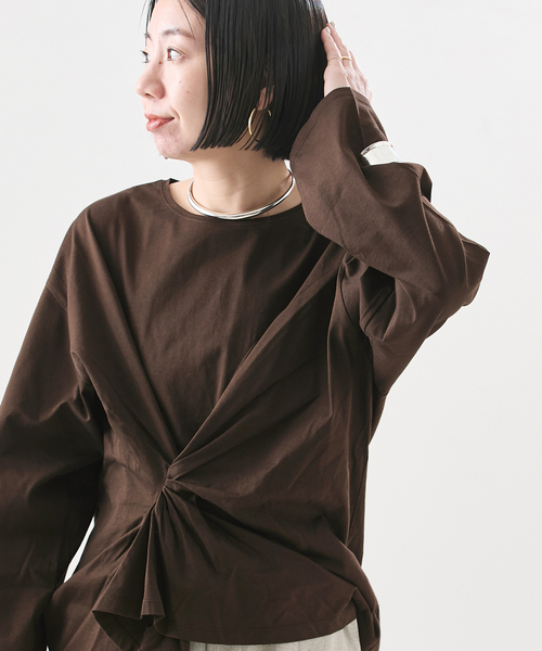 journal standard L'essage(ジャーナルスタンダードレサージュ)の「【金子綾さん着用】ツイストプルオーバー(Tシャツ/カットソー・レディース・ブラック/ブラウン/ホワイト・FREE)」の17枚目の写真