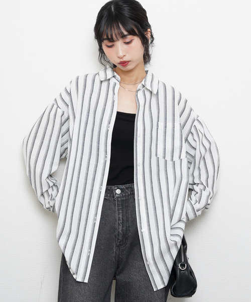 Chillfar(チルファー)の「ダブルストライプオーバーシャツ(シャツ/ブラウス・レディース・ベージュ/オフホワイト/ブラック・FREE)」の2枚目の写真