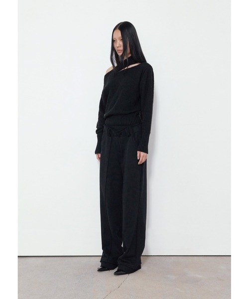 BOHEMSEO(ボヘミアンソウル)の「NECK CUTOUT SLIMFIT KNIT(ニット/セーター・メンズ・ブラック・OS)」の8枚目の写真