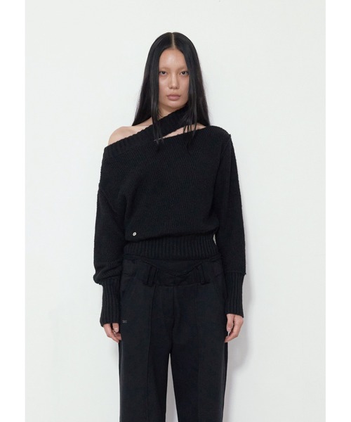 BOHEMSEO(ボヘミアンソウル)の「NECK CUTOUT SLIMFIT KNIT(ニット/セーター・メンズ・ブラック・OS)」の5枚目の写真