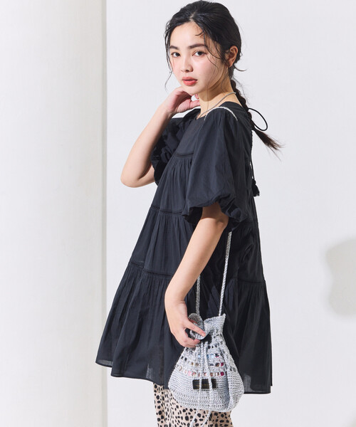 FREAK'S STORE(フリークスストア)の「インドボイル バックオープン ティアードミニワンピース/パフスリーブワンピース(ワンピース・レディース・レッド/ブラウン/ブラック/オフホワイト・フリ-)」の5枚目の写真