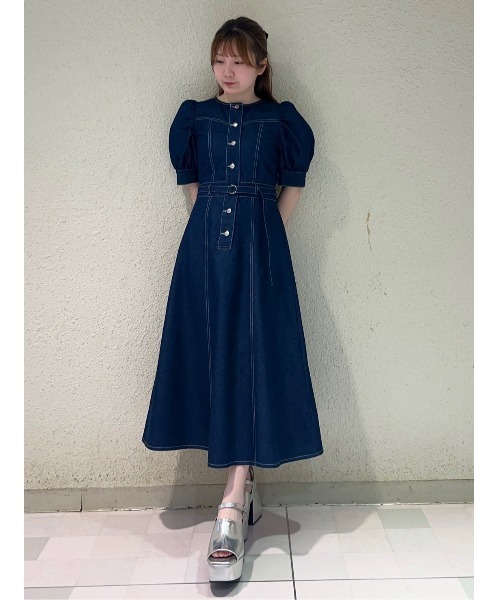REDYAZEL（レディアゼル）の「ノーカラーデニムパフフレアロングワンピース（ワンピース・レディース・ネイビー/サックスブルー/ブラック・SMALL/MEDIUM）」の8枚目の写真
