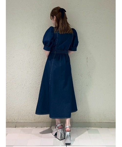 REDYAZEL（レディアゼル）の「ノーカラーデニムパフフレアロングワンピース（ワンピース・レディース・ネイビー/サックスブルー/ブラック・SMALL/MEDIUM）」の9枚目の写真