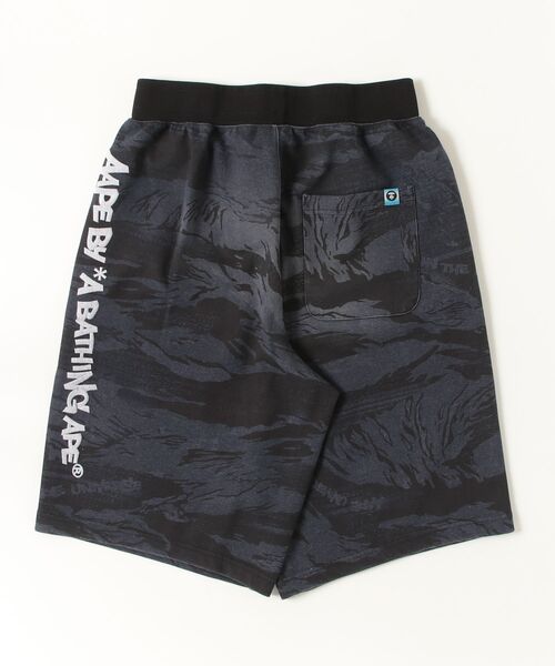 AAPE BY A BATHING APE（エーエイプバイアベイシングエイプ）の「AAPE MAIN SWEAT SHORTS(camouflage)（スウェットパンツ・メンズ・ブラック系その他・MEDIUM/X-LARGE/LARGE/SMALL）」の6枚目の写真