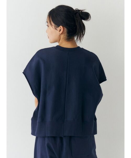 Ungrid（アングリッド）の「BOOK CLUB別注リメイクノースリスウェット（スウェット・レディース・アイボリー/ネイビー・FREE）」の5枚目の写真