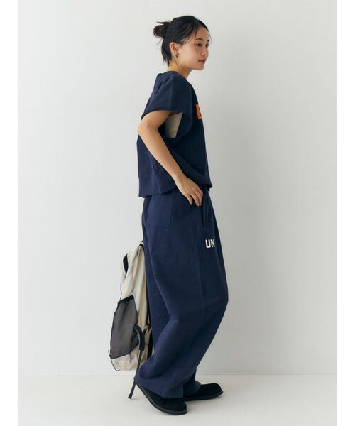 Ungrid（アングリッド）の「BOOK CLUB別注リメイクノースリスウェット（スウェット・レディース・アイボリー/ネイビー・FREE）」の8枚目の写真