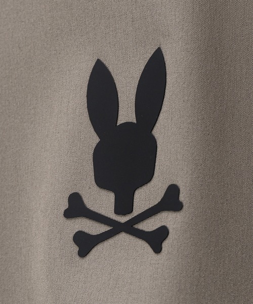 Psycho Bunny（サイコバニー）の「[WEB限定]リラックスフィット ロゴ モックネックTシャツ（Tシャツ/カットソー・メンズ・キナリ/ブラック/グレイッシュベージュ・X-LARGE/LARGE/MEDIUM/SMALL）」の20枚目の写真