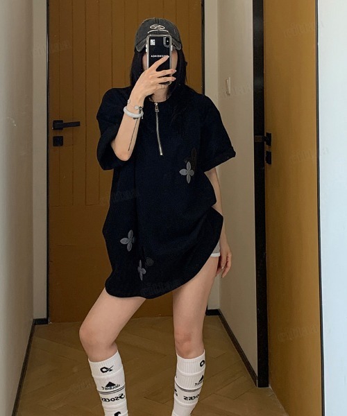 Dalfwin（ダールフィン）の「韓国ファッション RICECAKEフラワーパッチハーフジップ半袖Tシャツ（Tシャツ/カットソー・レディース・ブラック/グレー/ホワイト・FREE）」の6枚目の写真