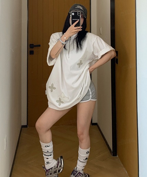 Dalfwin（ダールフィン）の「韓国ファッション RICECAKEフラワーパッチハーフジップ半袖Tシャツ（Tシャツ/カットソー・レディース・ブラック/グレー/ホワイト・FREE）」の13枚目の写真