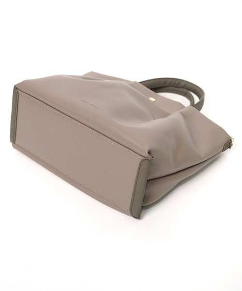 Legato Largo(レガートラルゴ)の「"02"≪Legato Largo≫肩楽 2ポケット フェイクレザー 2WAY ショルダーバッグ(ショルダーバッグ・レディース・ブラック/アイボリー/グレイッシュベージュ・ONE SIZE)」の18枚目の写真