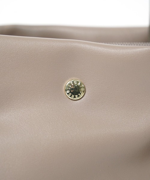 Legato Largo(レガートラルゴ)の「"02"≪Legato Largo≫肩楽 2ポケット フェイクレザー 2WAY ショルダーバッグ(ショルダーバッグ・レディース・ブラック/アイボリー/グレイッシュベージュ・ONE SIZE)」の21枚目の写真