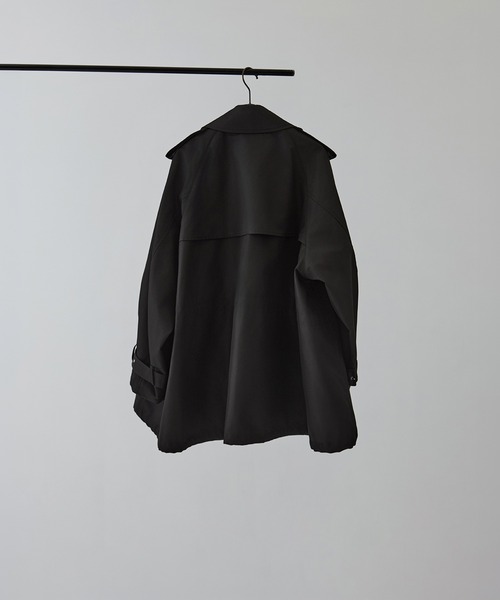 08sircus（ゼロエイトサーカス）の「[08sircus/ゼロハチサーカス]Giza cotton short trench coat（トレンチコート・レディース・ブラック/ベージュ・1）」の5枚目の写真