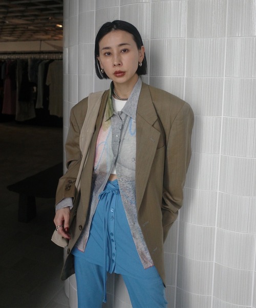 Ameri(アメリ)の「GEL ART CUT SHIRT(シャツ/ブラウス・レディース・ライトブルー/カーキ・FREE)」の13枚目の写真