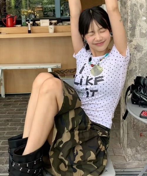 DIAVEL(ディアベル)の「26ss ドット柄プリントコンパクト半袖Tシャツ(Tシャツ/カットソー・レディース・グリーン/グレー・M)」の16枚目の写真