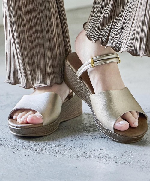 Fashion Letter(ファッションレター)の「日本製 ストラップ付きローヒールサボサンダル 痛くないサンダル(サンダル・レディース・グリーン/ブラック/ホワイト/ベージュ系その他/ゴールド・LL/L/M/S)」の10枚目の写真