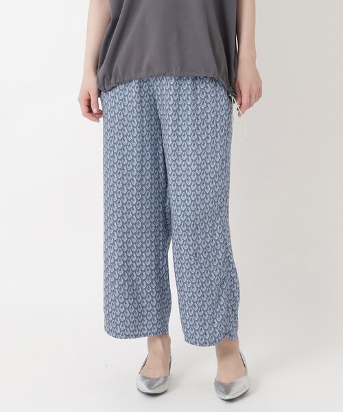 one'sterrace(ワンズテラス)の「レーヨンツイル プリントパンツ(その他パンツ・レディース・ブルー系その他7/グレー系その他7/レッド系9・02)」の3枚目の写真