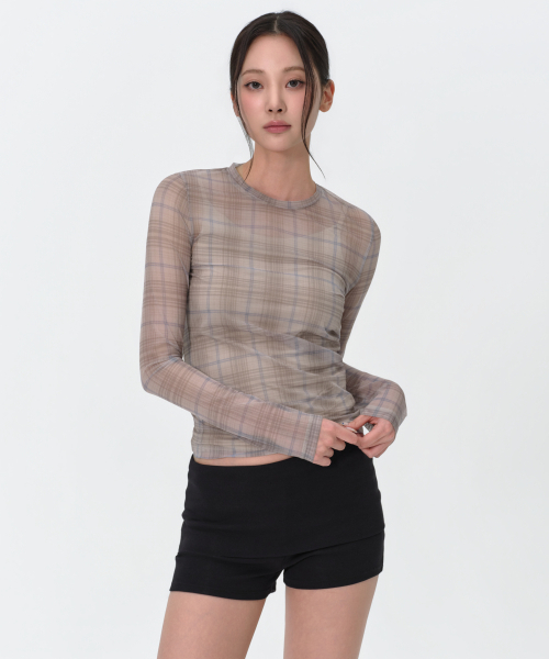 MUSINSA STANDARD WOMAN（ムシンサスタンダードウーマン）の「ウィメンズチェックシアーロングスリーブTシャツ[ベージュ]（Tシャツ/カットソー・レディース・その他・X-SMALL/SMALL/MEDIUM/LARGE）」の3枚目の写真