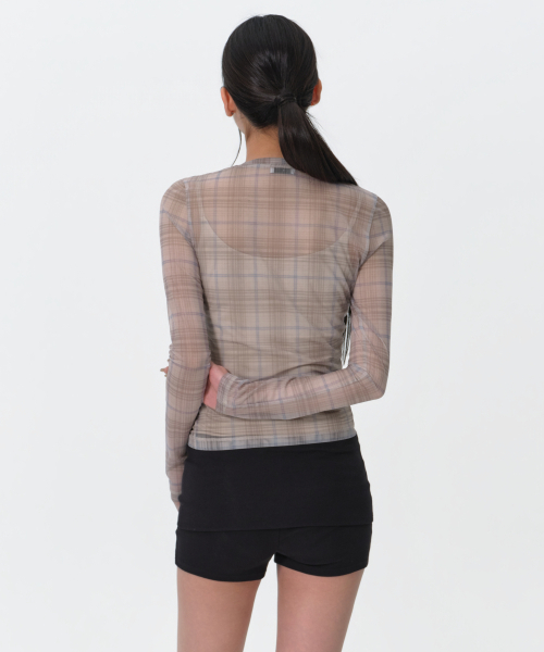 MUSINSA STANDARD WOMAN（ムシンサスタンダードウーマン）の「ウィメンズチェックシアーロングスリーブTシャツ[ベージュ]（Tシャツ/カットソー・レディース・その他・X-SMALL/SMALL/MEDIUM/LARGE）」の6枚目の写真