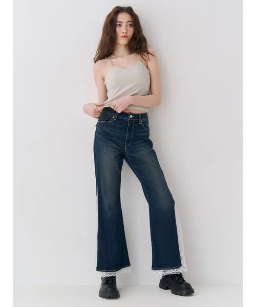 EVRIS(エヴリス)の「レースドッキングフレアデニムパンツ(デニムパンツ・レディース・インディゴブルー/ライトブルー・SMALL/MEDIUM)」の16枚目の写真