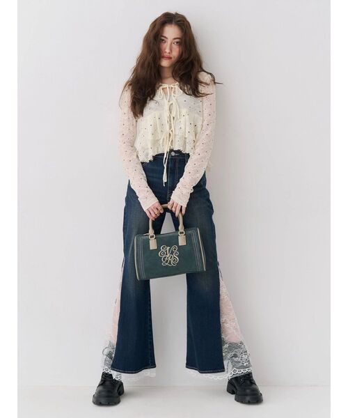 EVRIS(エヴリス)の「レースドッキングフレアデニムパンツ(デニムパンツ・レディース・インディゴブルー/ライトブルー・SMALL/MEDIUM)」の18枚目の写真