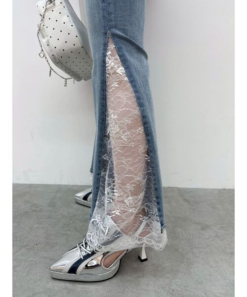 EVRIS(エヴリス)の「レースドッキングフレアデニムパンツ(デニムパンツ・レディース・インディゴブルー/ライトブルー・SMALL/MEDIUM)」の22枚目の写真