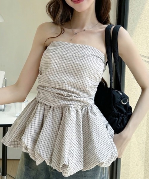 Ada.（エイダ）の「格子柄 バルーンシルエット ベアトップ レイヤード トップス（その他トップス・レディース・ホワイト/ブルー/ブラック・FREE）」の2枚目の写真