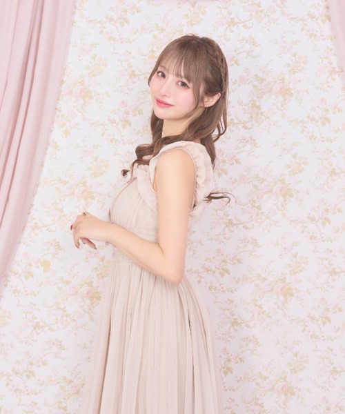 LAFARY(ラファリー)の「チュールフリルロングワンピース(ワンピース・レディース・ブラック/ベージュ/ピンク/ブルー・FREE)」の7枚目の写真